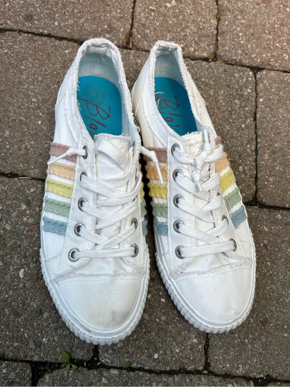 Blowfish Malibu White Canvas Sneakers Pastel Rainbow PRIDE Stripes Size 10